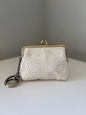 Patricia Nash White Leather Kiss-Lock Coin Purse with Keyring